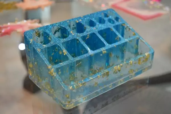 Make-up Holder