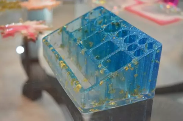 Make-up Holder - Image 2